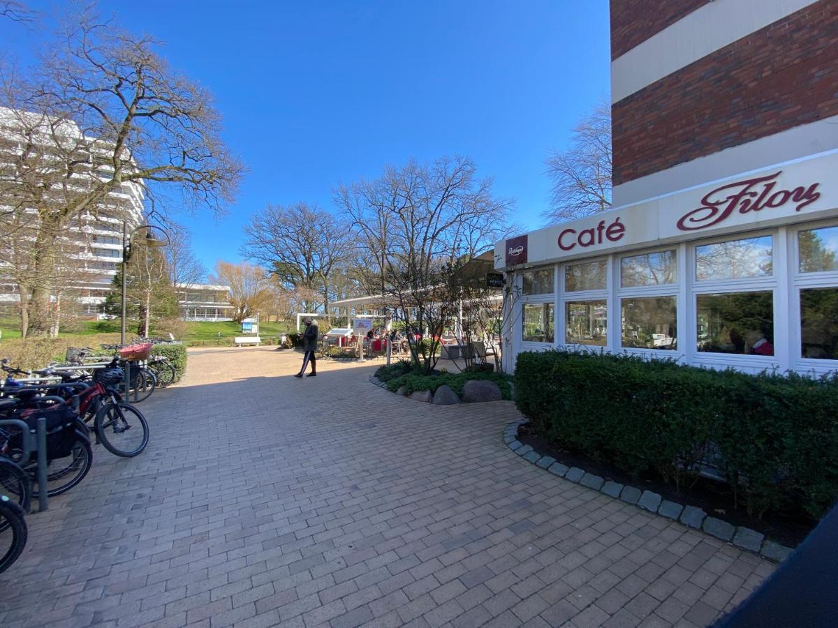 Modernes An Timmendorfer Promenade, 1. Reihe *